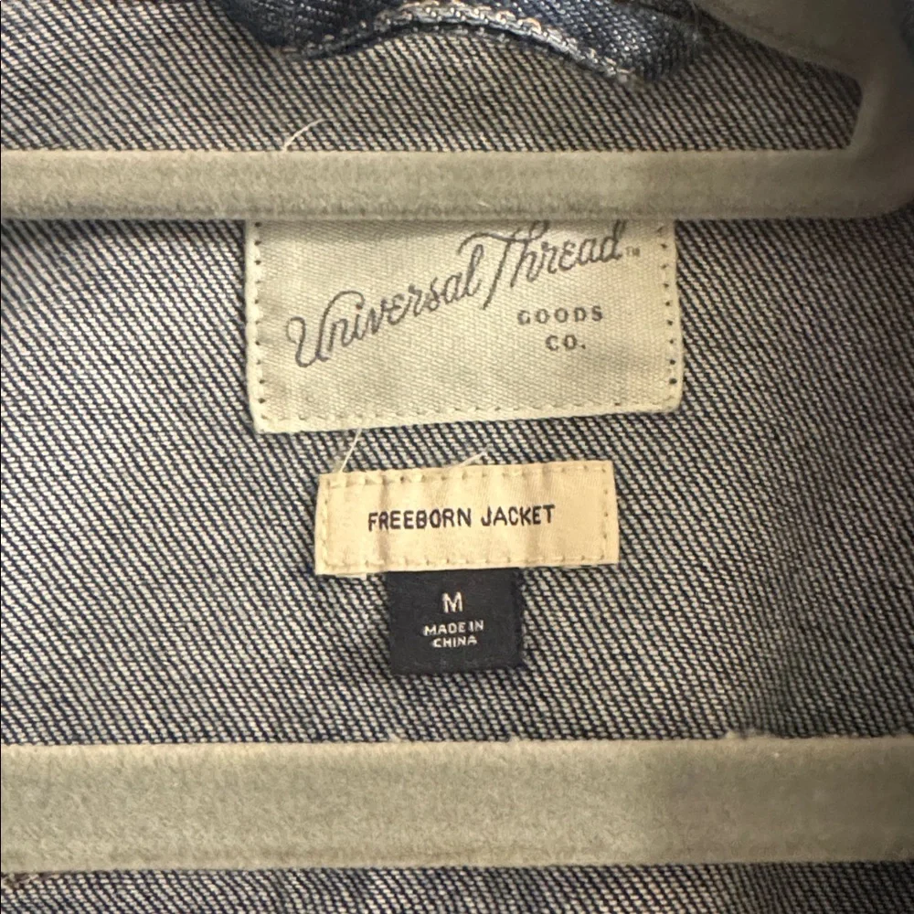 Universal Thread denim jacket - Picture 2 of 2